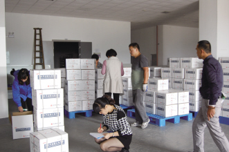 浙江尖峰药业有限公司金西厂首批产品出厂