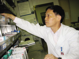 “用药安全，一直是我的工作核心”——访深圳市眼科医院药剂科主任钟力煌