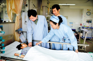救治灾区先心病患儿