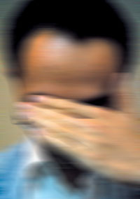 男子不堪同性领导骚扰逃离家乡