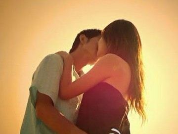 小技巧：女人最反感的4种接吻习惯