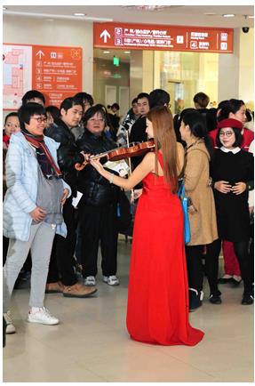 别样院庆 “快闪”喜庆长妇保80华诞