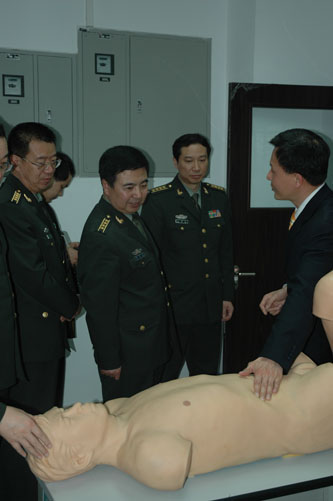 第四军医大学访问团参观访问北校区