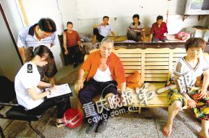 “火罐神医”从未学过行医 称儿子系大医院主任
