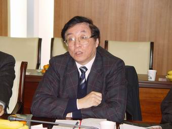 省人大常委会副主任赵龙一行视察食品药品监管工作