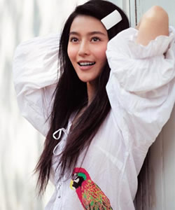 10大当红明星巧搭发饰扮甜蜜女人