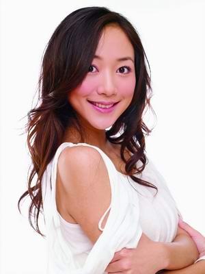 6个小动作 轻松打理俏卷发