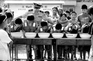教孩子们防溺水