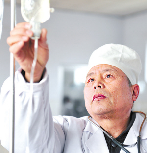 韩凤祥：乡亲们的“保姆医生”