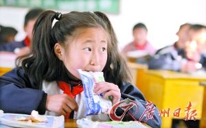 曝学生营养餐频遭黑手 质量及套利问题引发关注