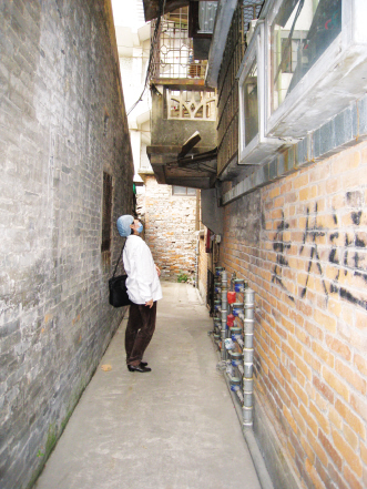 走在巡诊路上……