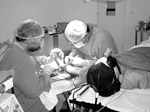 “太好了，感谢真主！”