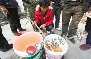 村民家井水雪后变血红色 专家称可能系铁锰超标