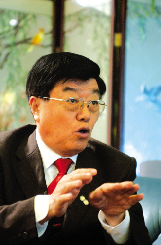 中国制药业的“大个子”——扬子江药业集团董事长徐镜人专访