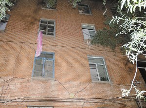 孕妇为避火灾3层跳下 肚中胎儿无恙