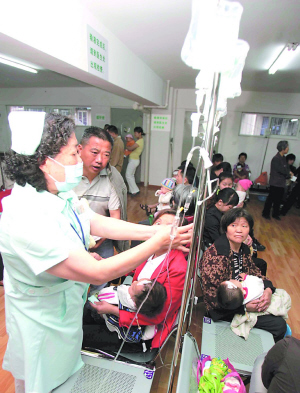 气温突降 腹泻胃痛病人增多 医生提醒：注意增减衣服和清淡饮食