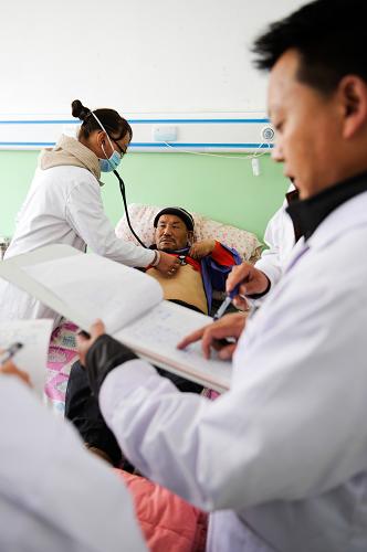 西藏近十年农牧民医疗财政补助标准增加近20倍