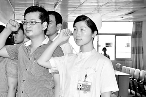 “最美护士”何遥入党