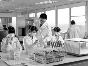 医学独立实验室：抬起头 向前走