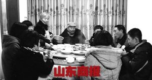 医生拒救父令其平静去世引争议 情理纠结代价沉重
