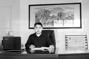 奋进成就大山里的医疗明珠——记贵州省德江县人民医院院长杨定光