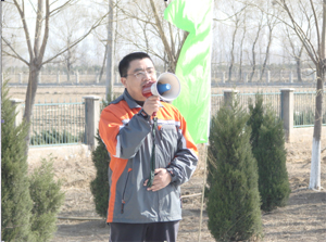 我校学生参加“奥运倒计时500天”植树活动