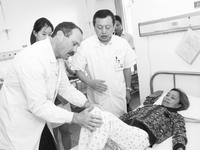 国际著名骨科专家D.Ries教授到太原交流医技