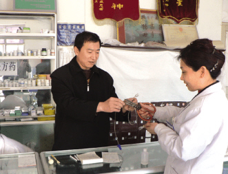 “药警”出手
