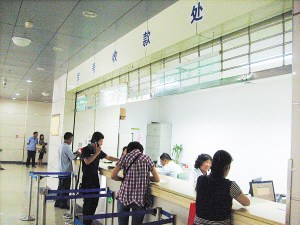 山东兖州中医院试行先看病后交钱 院长回应质疑