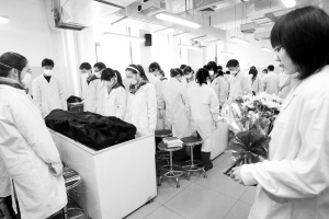 医学人文教育：要“隐蔽”，不要灌输