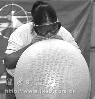 日本：向热水袋吹气减肥