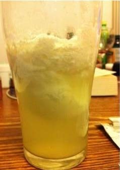 三元牛奶保质期内加热变质 纯奶变酸豆腐脑