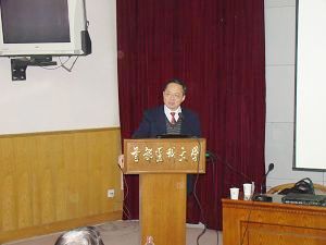 台湾阳明大学陈志成、黄正仲教授受邀来校做学术报告