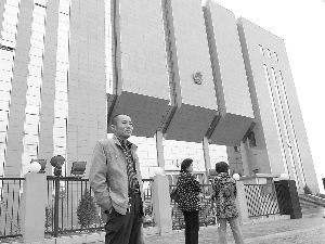 8人称做透析时感染丙肝起诉 2年4次开庭无定论