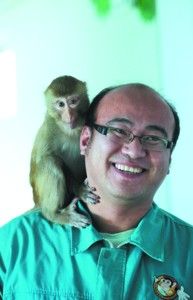 动物园大象喝二锅头酒过冬御寒