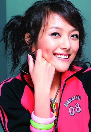 女主播杨乐乐16款甜美发型