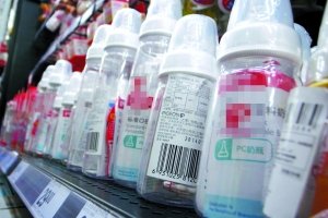 BPA塑料奶瓶或致性早熟被欧盟封杀 北京仍有售