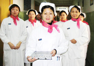 她用双手传递温暖——记上海市闸北区“十佳护士”、市北医院外科护士长尚蔚
