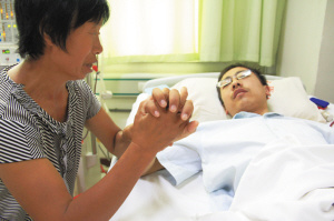 高材生重病将死欲捐全部器官 母亲换肾救子