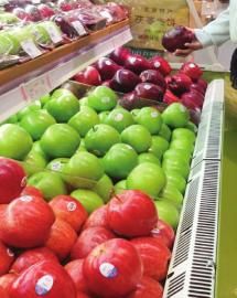 网传水果商标含毒那块别吃 专家称苯会渗入食品