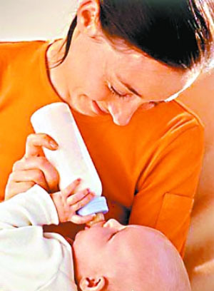 婴幼儿喝奶时头位过低