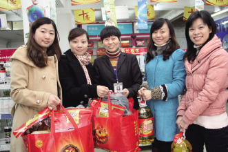 药店迎春送暖