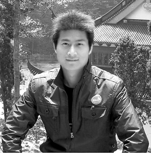 “外松内紧”大男孩