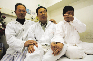 兄妹俩共同捐肝移植给兄弟