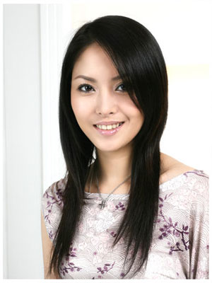 优雅长直发演绎知性女人味