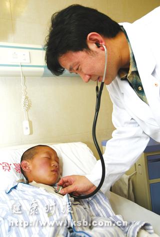 儿子，爸爸背你上学！