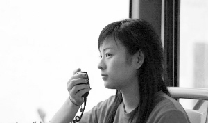售票员窜红网络成公交MM 好事者绕路挤公交