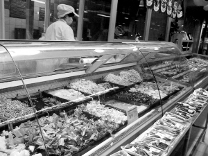 媒体调查街头凉拌菜 原料部分为人造或含添加剂