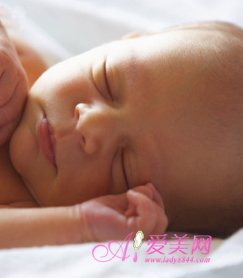 宝宝哪种睡姿最健康