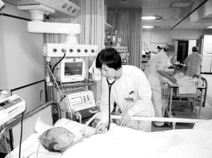 爱在生死边缘——记解放军第401医院重症医学科主任李海玲